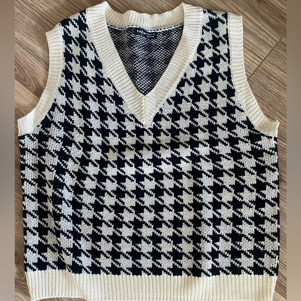 Sweater vest
